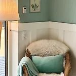 Seaside Retreat & * Stege