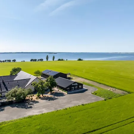 Seaside Retreat & Semesteranläggning (resort)
