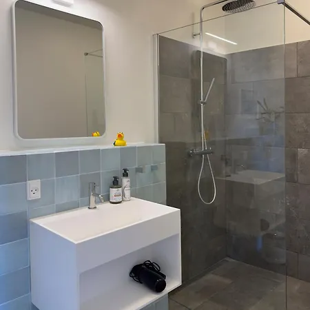 度假村 Seaside Retreat &