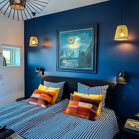Seaside Retreat & *