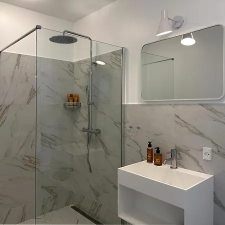 Rezort Seaside Retreat & *