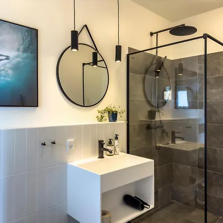 Rezort Seaside Retreat & *