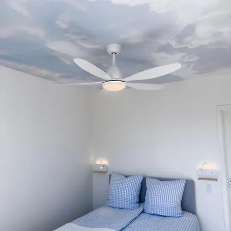 Rezort Seaside Retreat & *