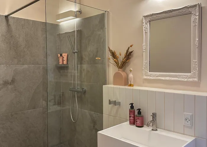 Seaside Retreat & * スタイ